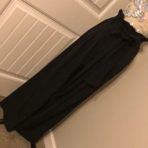 Black high waisted Newport News wide leg pant 6